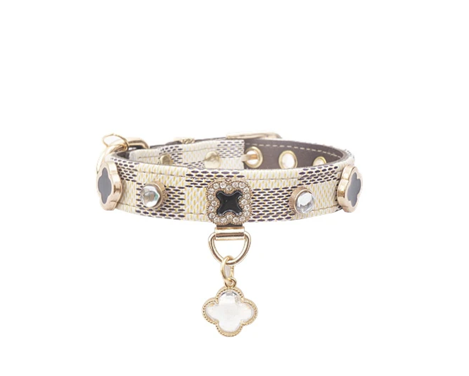 Kołnierz koniczynowy LuckyLuxe– Luksusowa Obojczykowa Obroża z PU