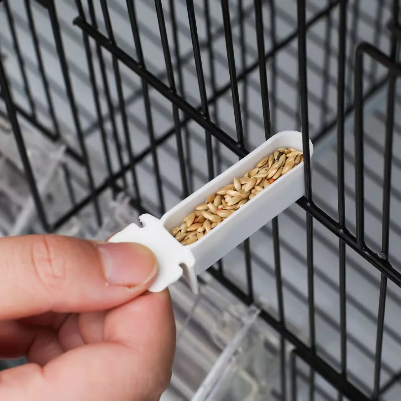 Vogel karmnik plastikowy wiszący – 4 sztuki, dla kanarków i zięb