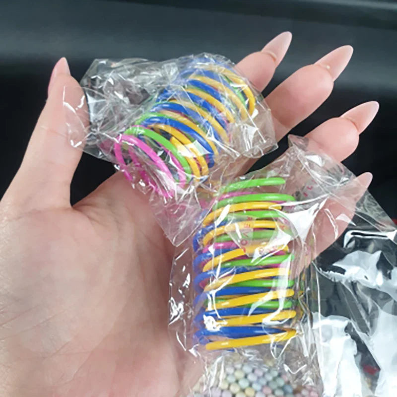 Kocie Wędzidełko Zabawkowe – Kolorowy Plastik, 5,5 cm, Zestaw 4–20 Sztuk